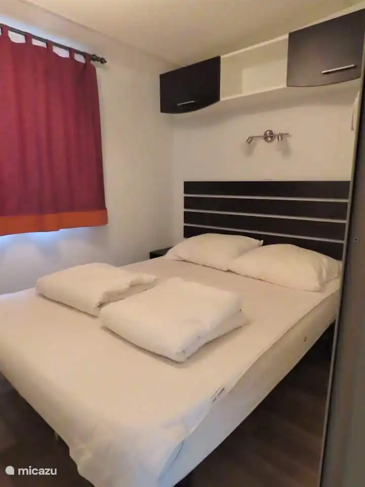 Nette 2-persoons slaapkamer met 2 persoons bed (slaapkamer 1)