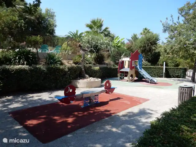 Casa móvil l Mar l Sur de Francia en Francia, Costa Azul, Roquebrune-sur-Argens - mobil home / caravana Opciones de juego para los niños.