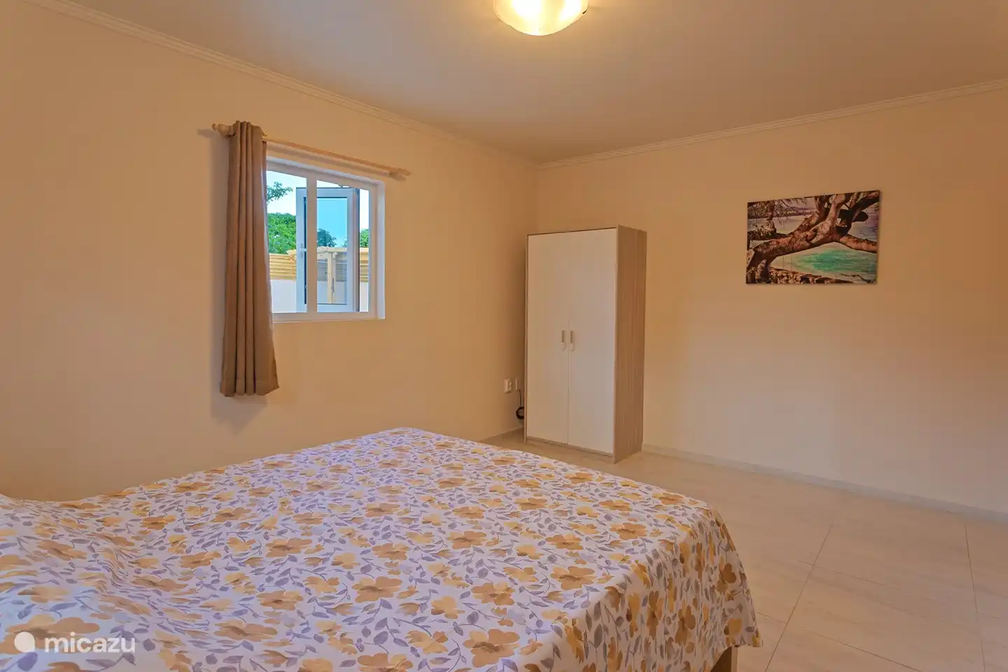 Das Hauptschlafzimmer auf der Rückseite des Hauses