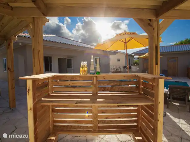 Villa NorMir huren in Curaçao, Curacao-Midden, Willemstad - villa Er is een bar aanwezig in de achtertuin voor uw eigen cocktail party