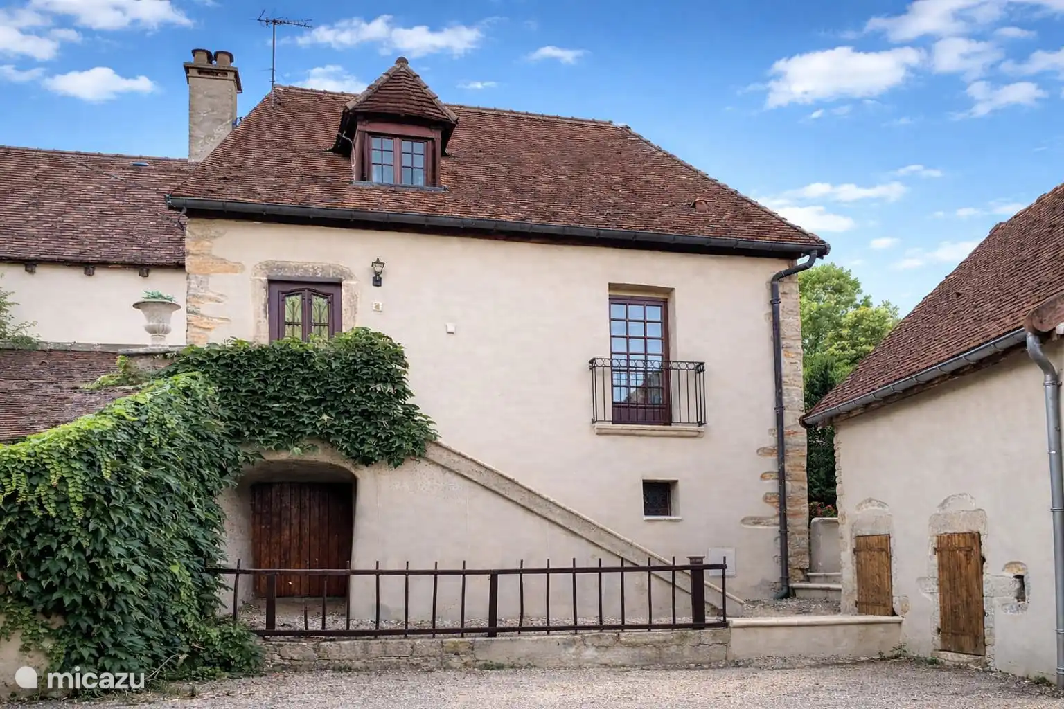 Gîte les Sources du Château huren in Frankrijk, Saône-et-Loire, Couches - gîte / cottage