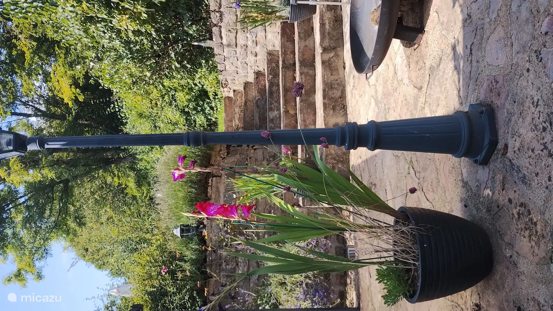 Treppe zum oberen Garten 