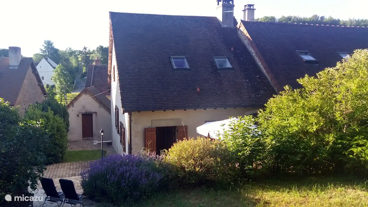 Die Rückseite aus dem Garten