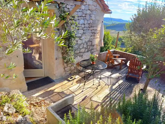 casa vacacional en Francia, Lot, Flaugnac – ¡Bulle, para los amantes del vino! Terraza y entrada