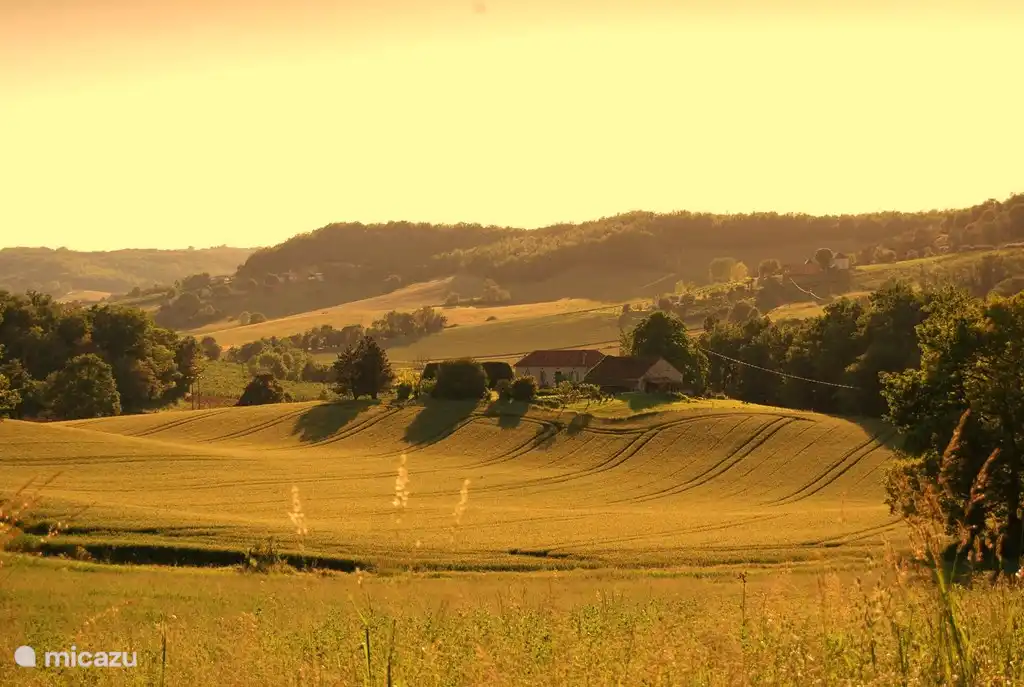 Die schöne Landschaft von Quercy Blanc im Abendlicht