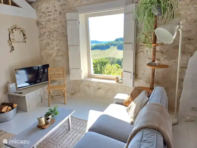 casa vacacional en Francia, Lot, Flaugnac – ¡Bulle, para los amantes del vino! Bonita vista desde la sala de estar.