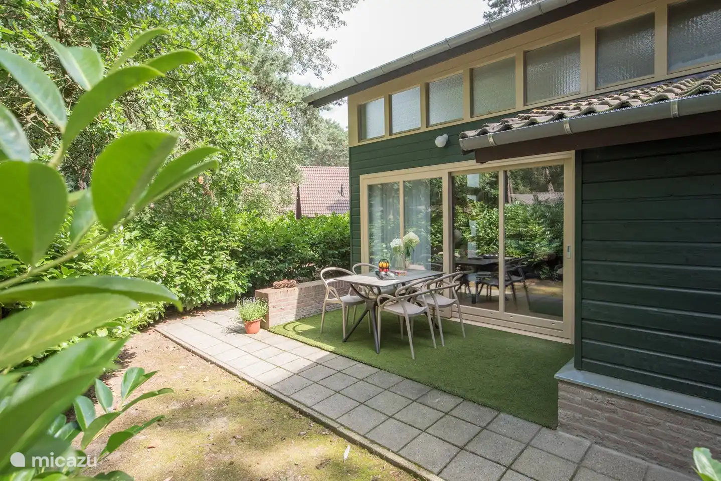 bungalow, Heesch, Nordbrabant, Niederlande - Blaumeise