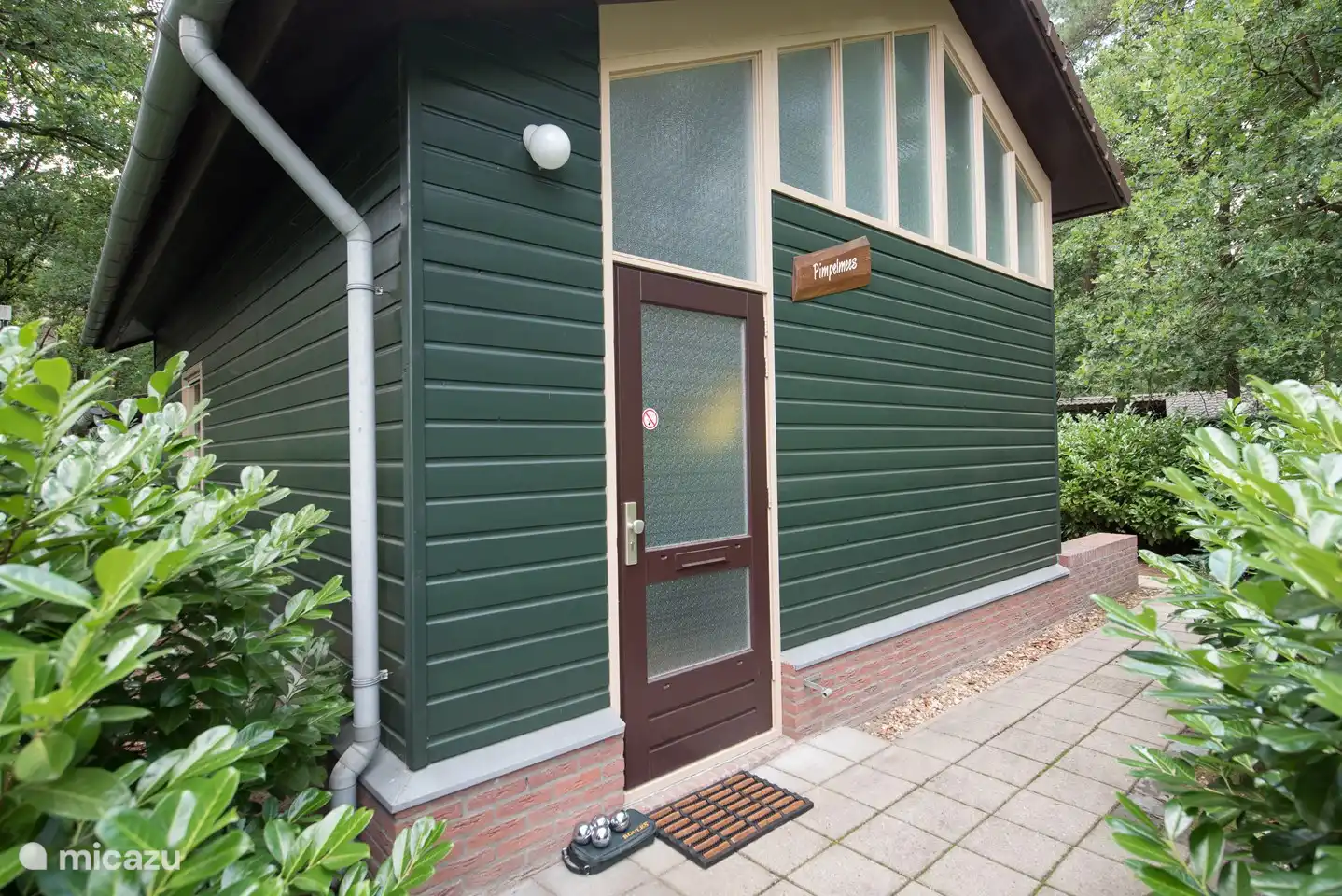 Eingang zum Bungalow