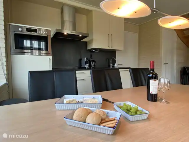 Bargereed 27 huren in Nederland, Friesland, Tzummarum - vakantiehuis Eetkamertafel met 6 stoelen