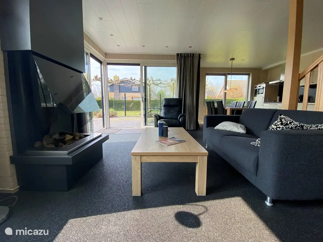 Sitzbereich mit Kamin