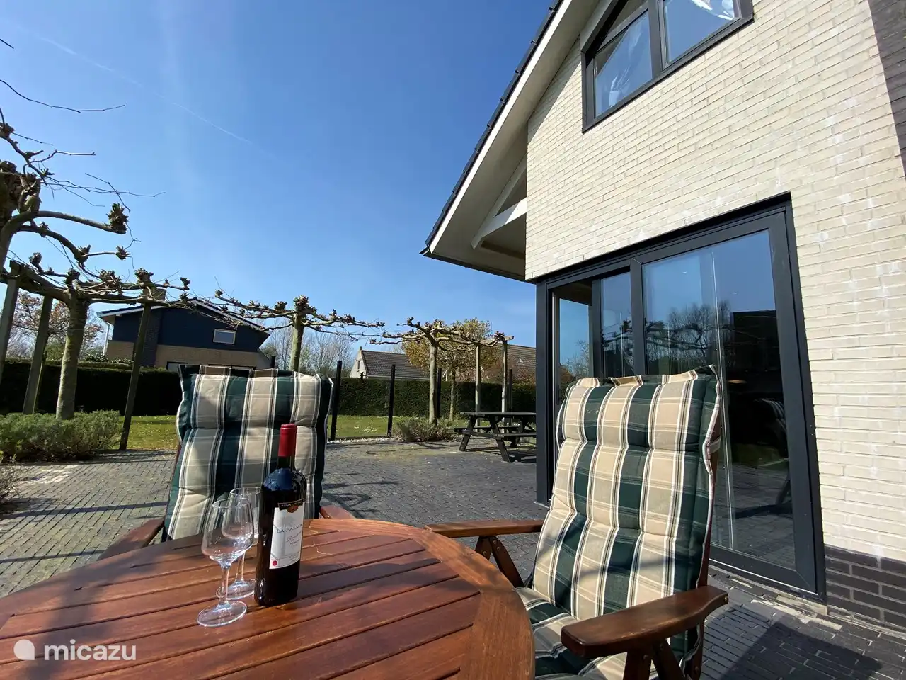 Genieße die Terrasse!