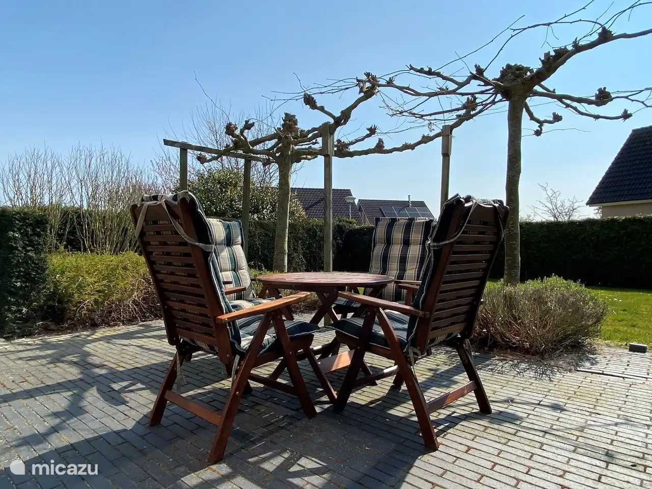 Ausreichend Gartenmöbel vorhanden