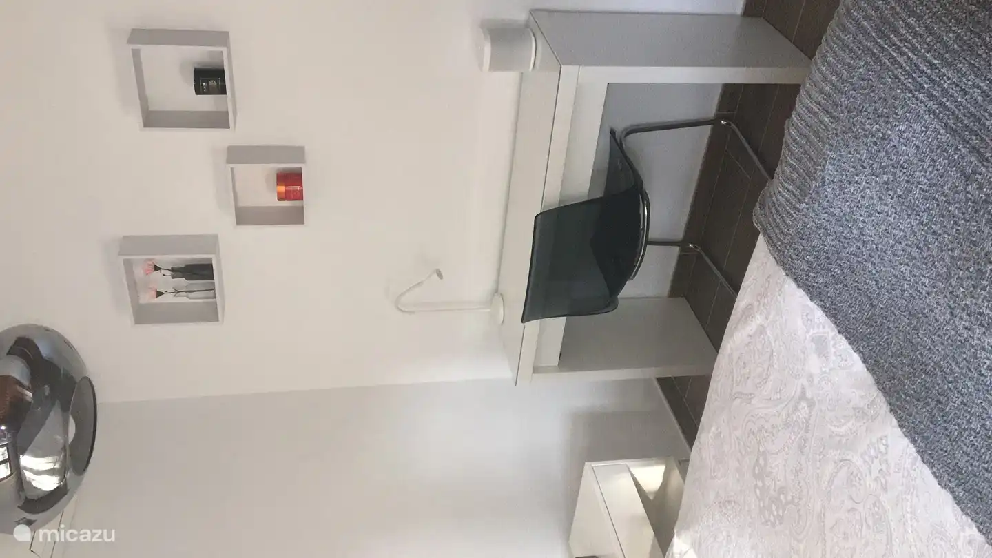 Schreibtisch im dritten Schlafzimmer