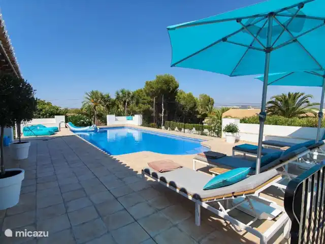 Villa Uno Más en España, Costa Blanca, Moraira - villa Gran terraza soleada en la piscina