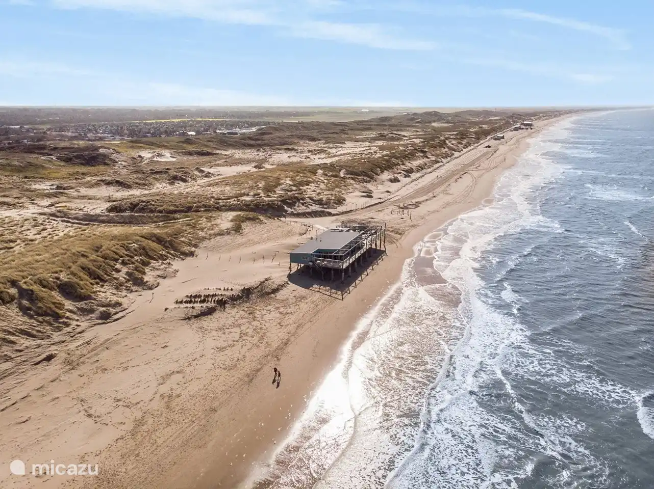 Pavillon de plage Mer du temps vu d'en haut.