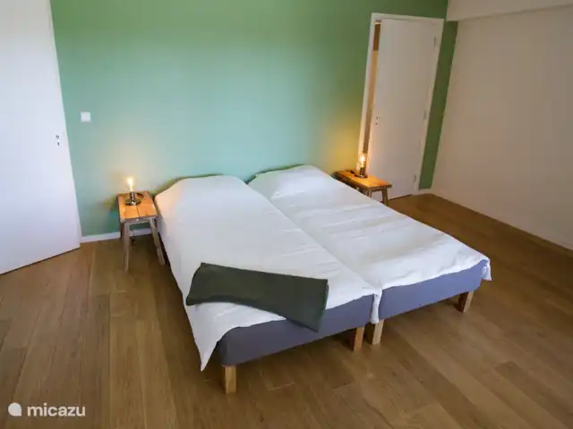Villa de vacances spacieuse sur le lac frison | Pays-Bas, Frise, Eernewoude - villa Chambre 5 (étage inférieur) avec toilettes et salle de bain privatives