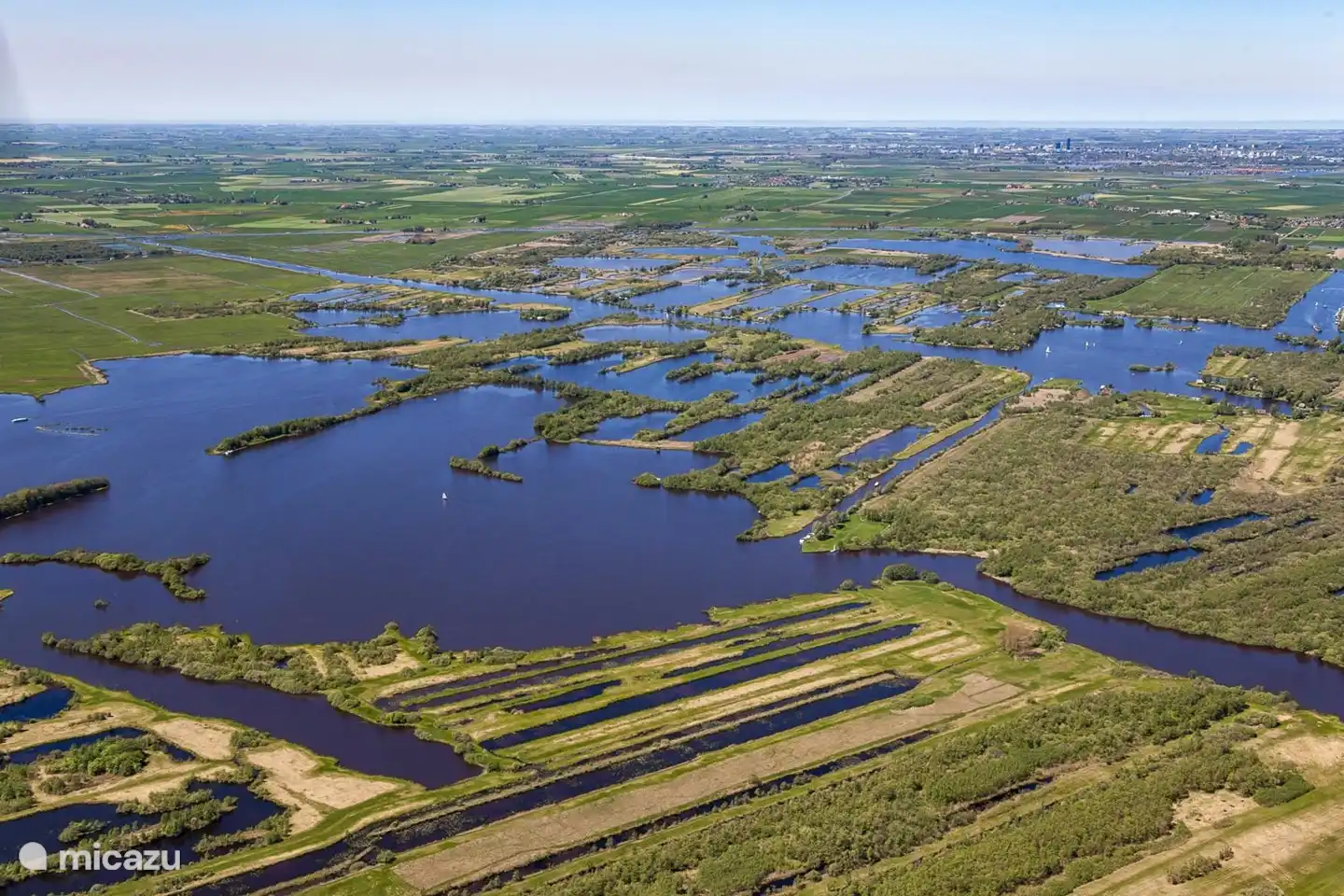Boating, sailing, fishing, walking, cycling, swimming, you name it! De Alde Feanen National Park has it all. A unique area in the heart of Friesland