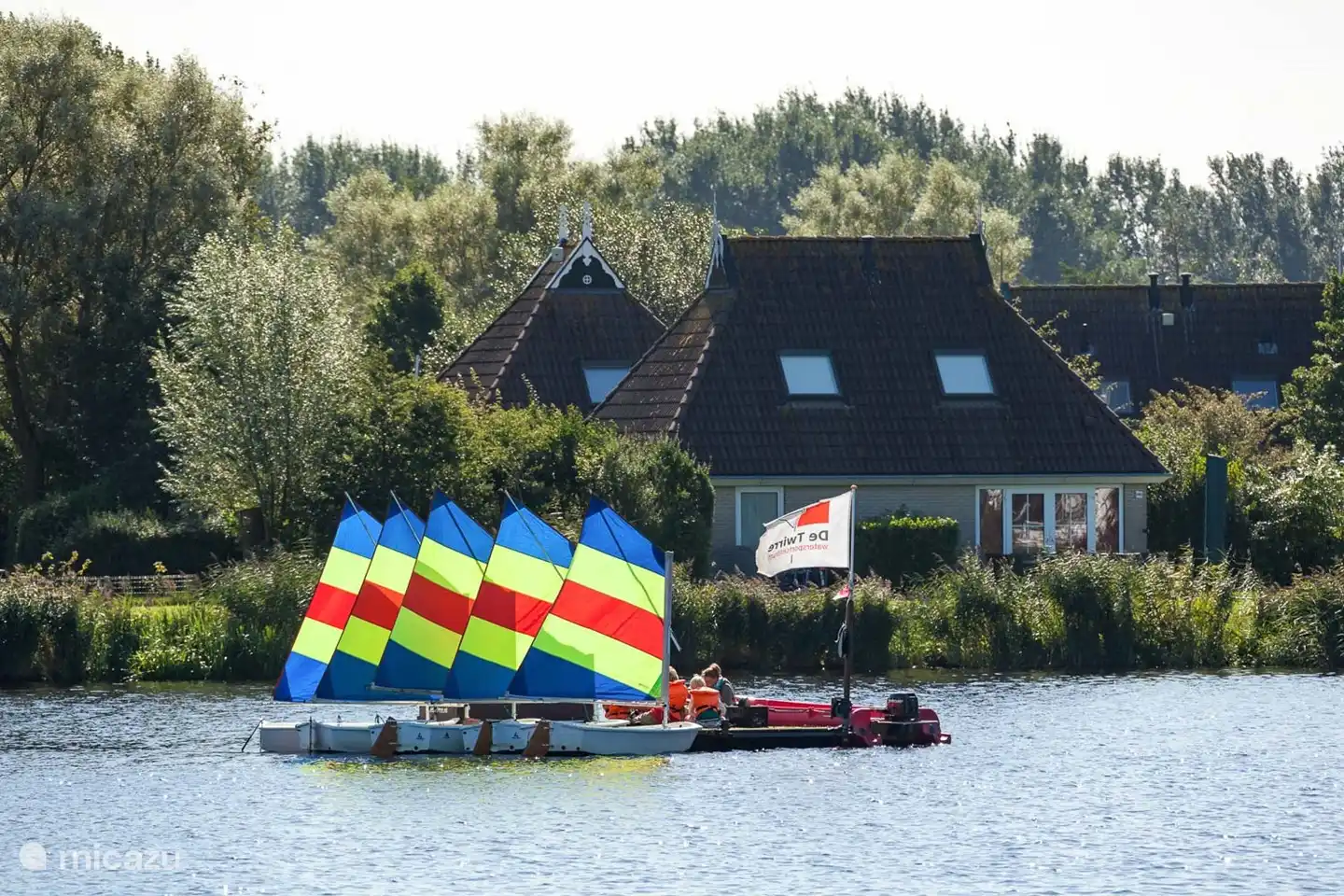 Kids sailing on the lake on your doorstep!