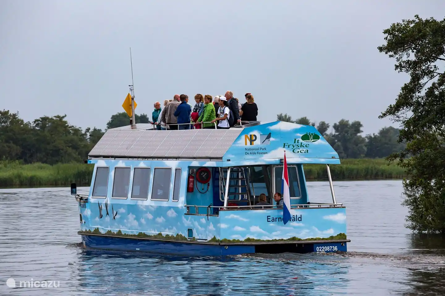 National Park De Alde Feanen has a visitor center from which sailing and hiking excursions are organized almost daily. Accompanied by a guide you will visit the most beautiful places.