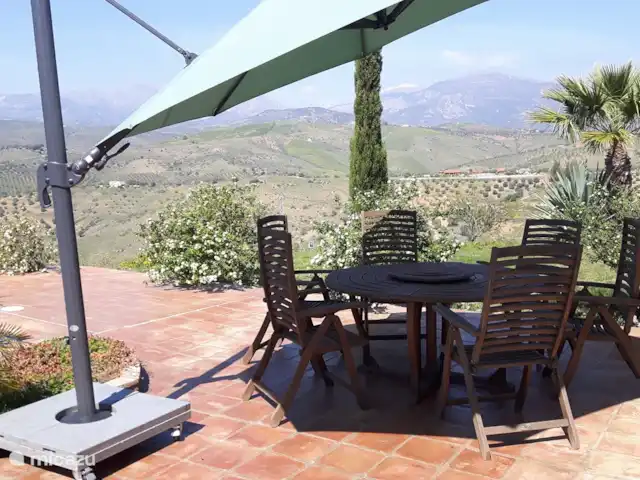 Maison de la Sérénité | Espagne, Andalousie, Los Romanes - maison de vacances Lecture au bord de la piscine