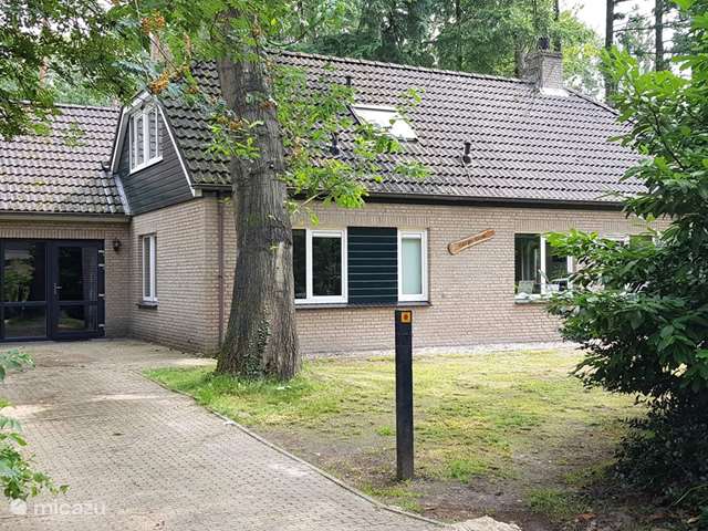 Wandelen, Nederland, Gelderland, Lochem, bungalow Carpe diem met bar biljart sauna