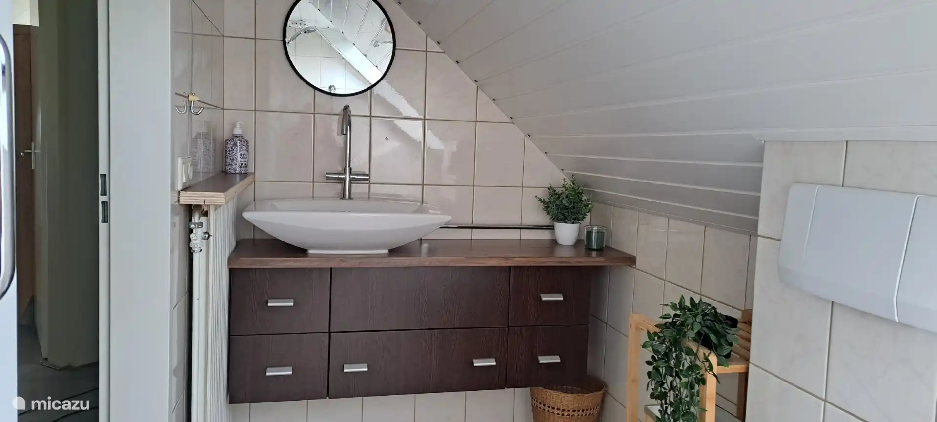 Badezimmer im 1. Stock.