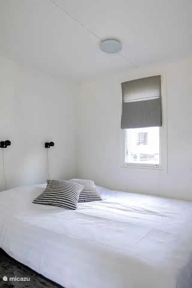 Chambre 2 avec lit double.