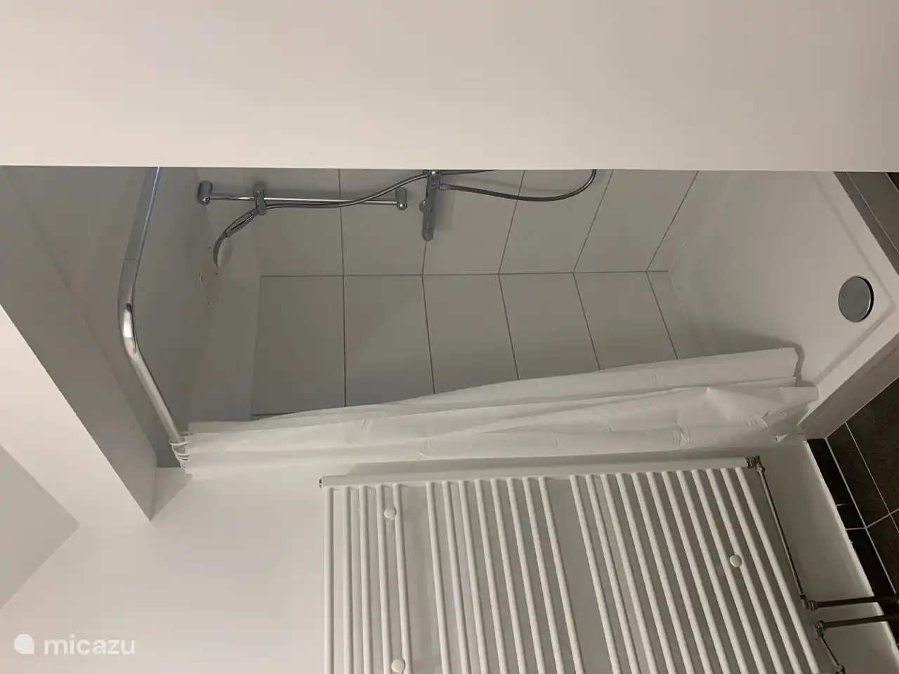 Baño con ducha 2