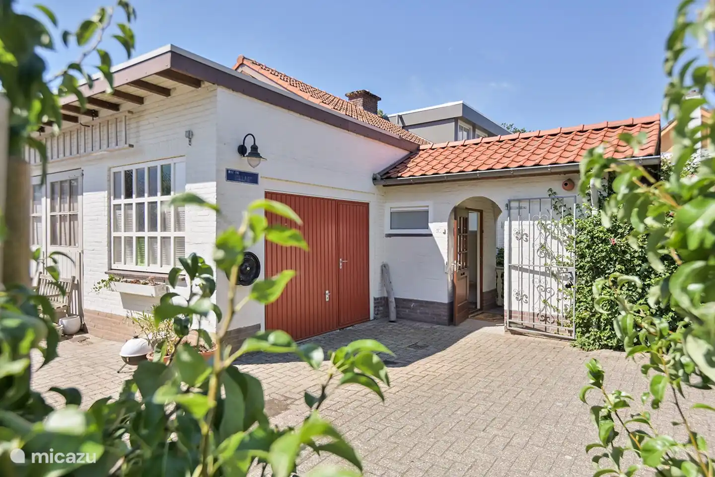 You can store your bicycles in the lockable garage
