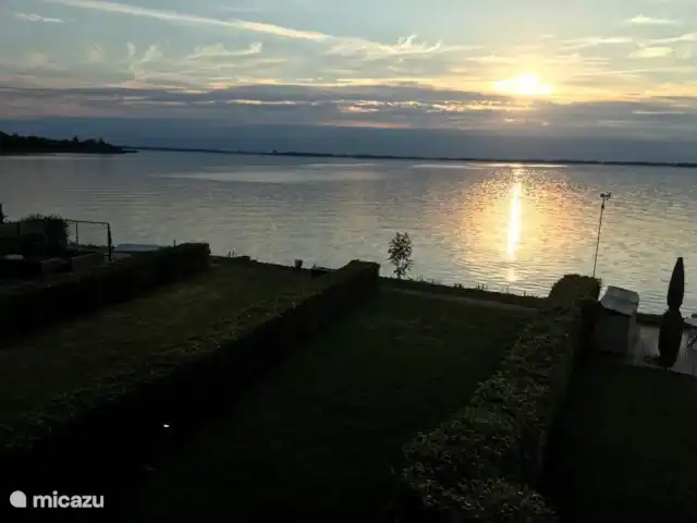 Location de Vacances Pays-Bas, Overijssel, Wanneperveen, appartement - Appartement avec vue sur le lac Giethoorn Soleil couchant