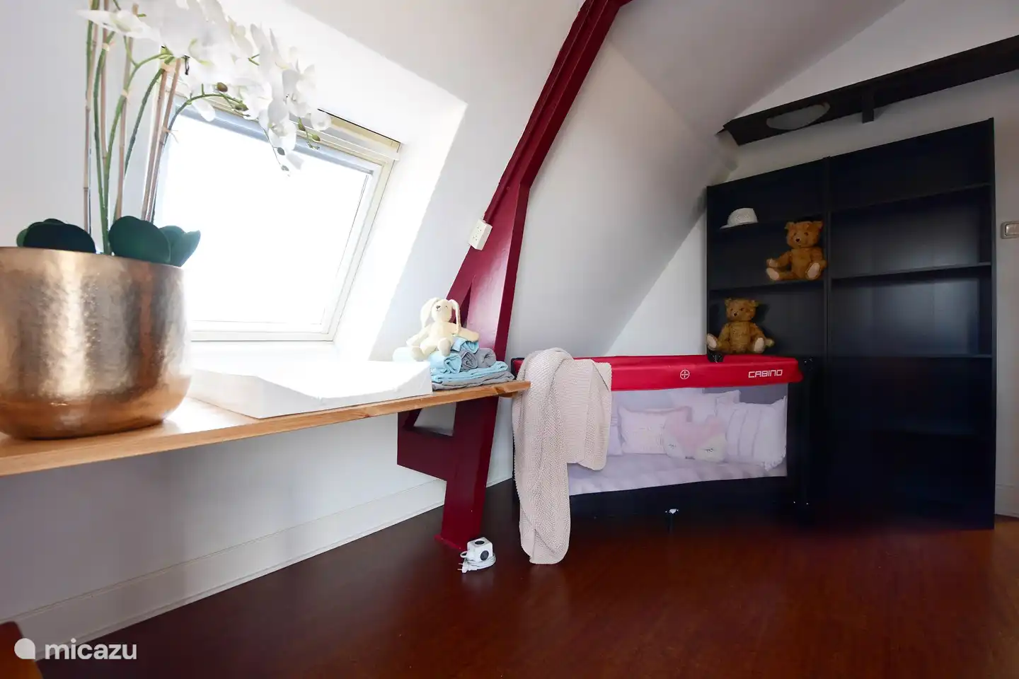 Workplace with a view of the dunes and cot