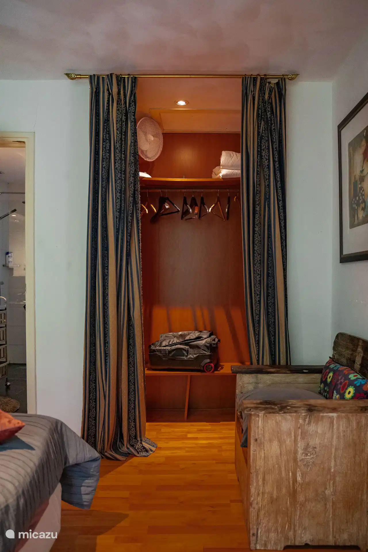 Espace de rangement dans la chambre