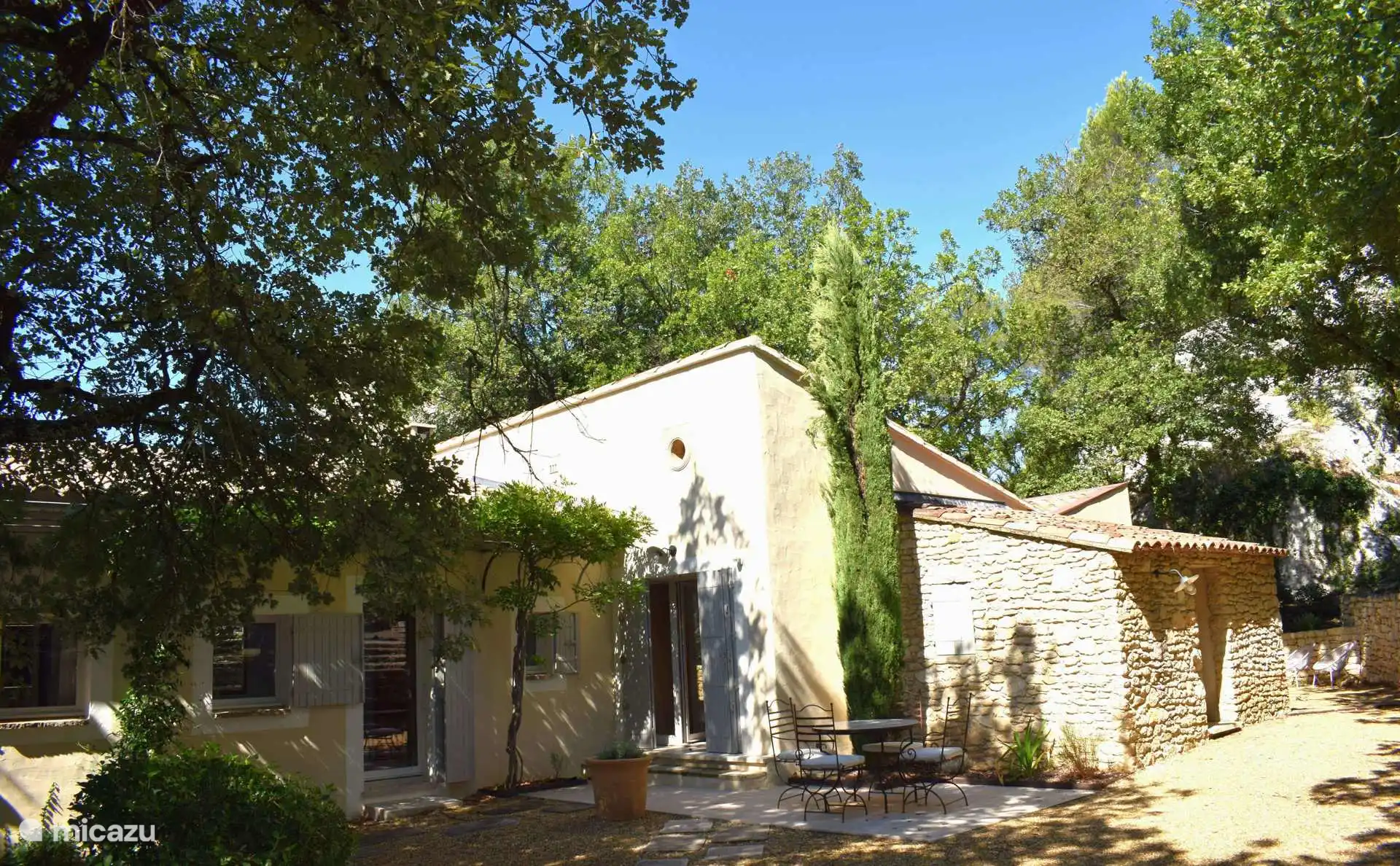 Haustür Haus mit Terrasse