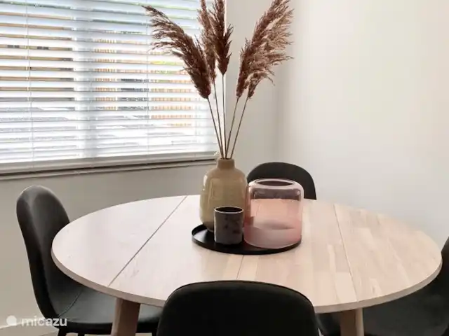 Liv Residence Casa de vacaciones y sauna en Países Bajos, Güeldres, Ermelo - casa vacacional La mesa de la cena.