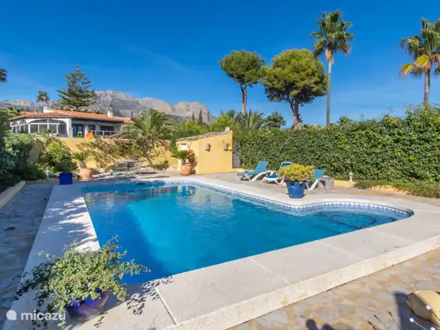 Maison Miraval | Espagne, Costa Blanca, La Nucia - villa L’extérieur autour de la piscine avec vue sur la montagne