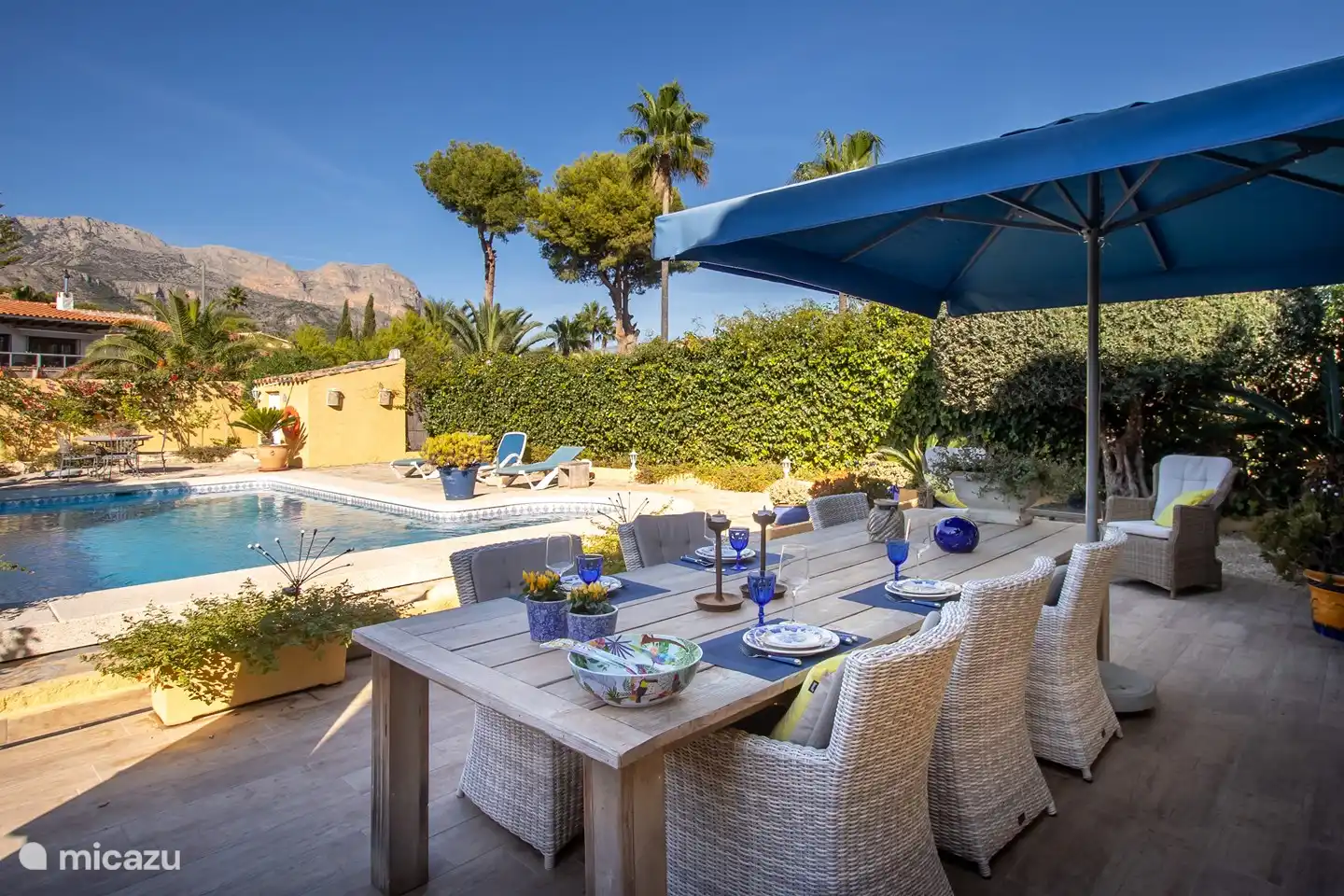 Wohnzimmer draußen.........