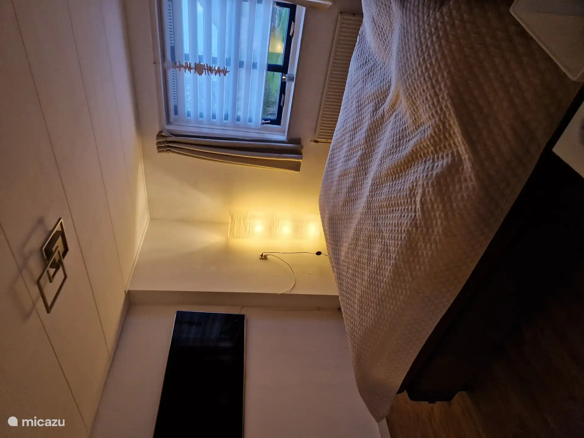 Gemütliche Stimmungslampe im Schlafzimmer