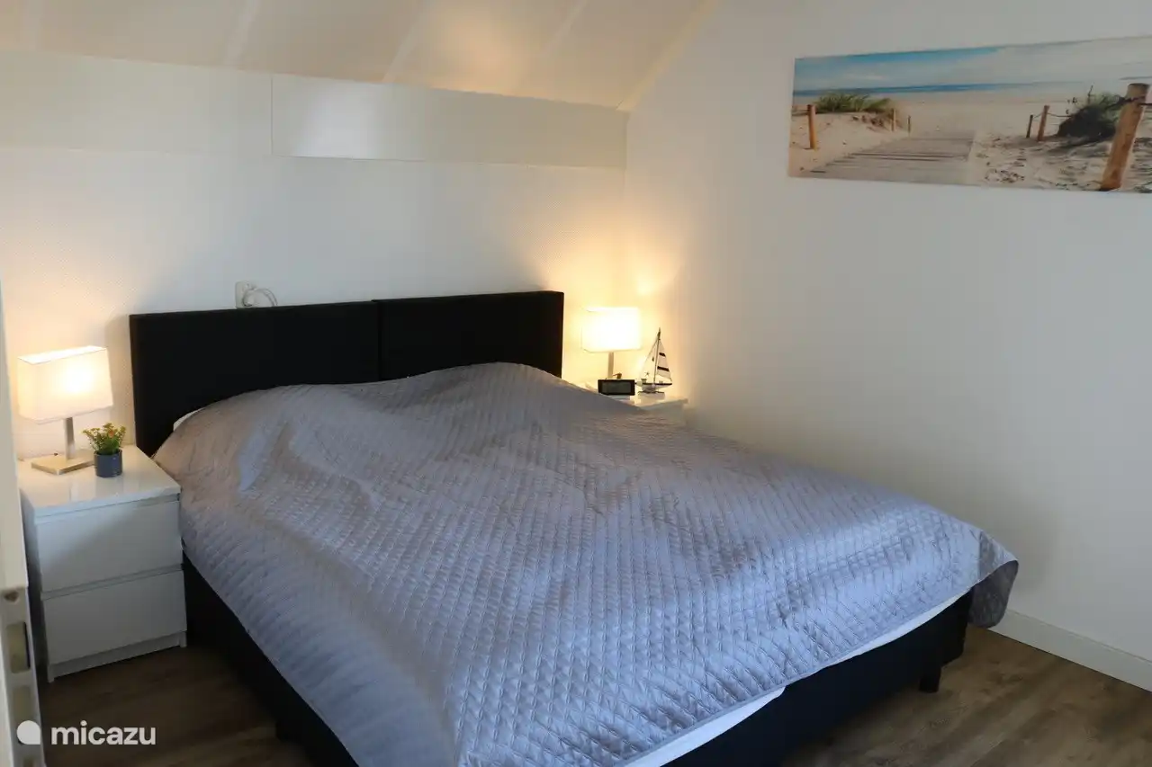 Bett für 2 Personen