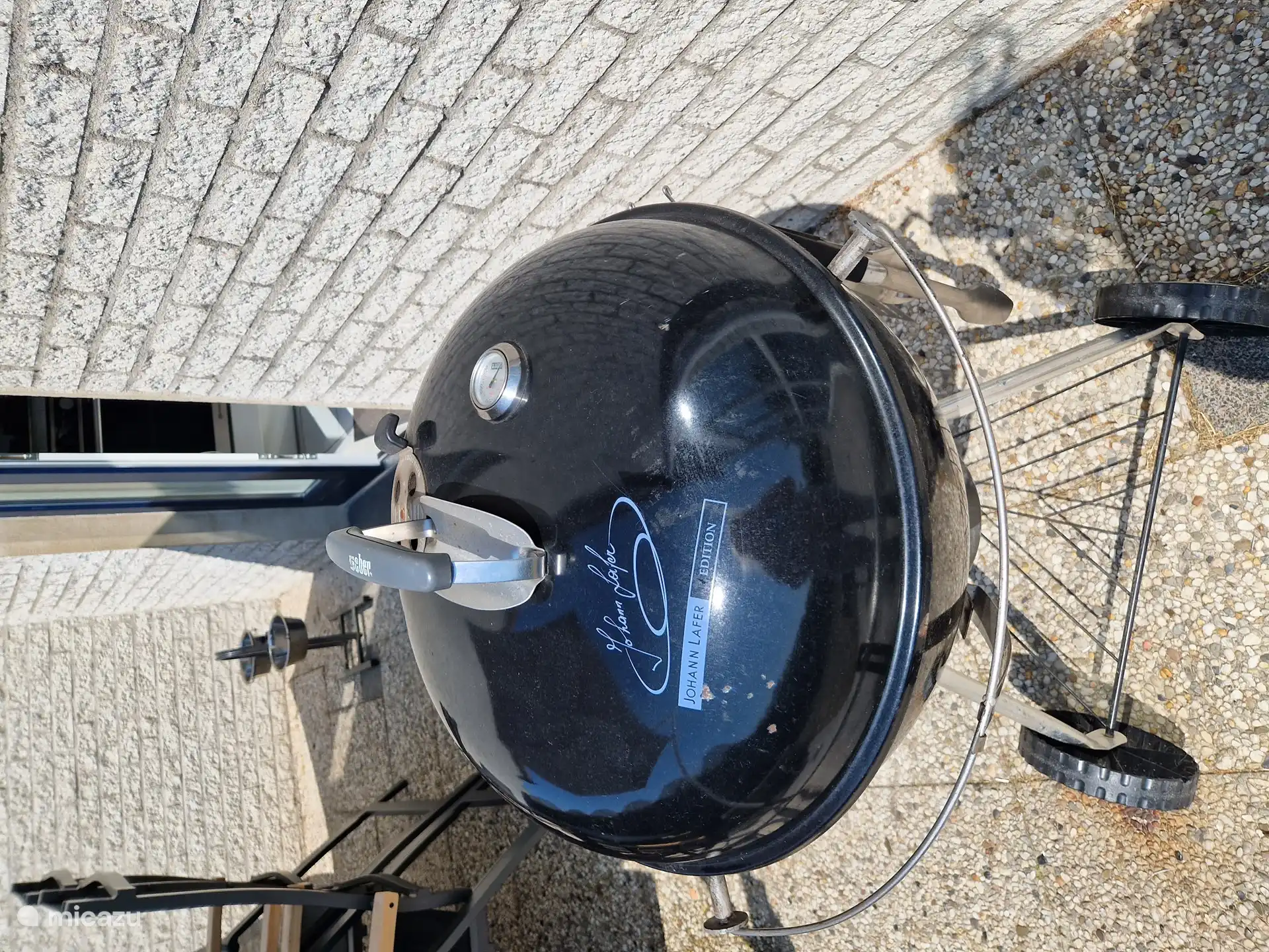 Es gibt auch einen Grill