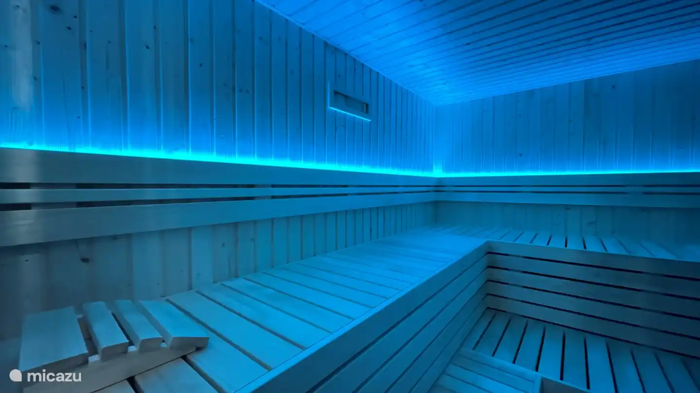 La iluminación azul en forma y vital.