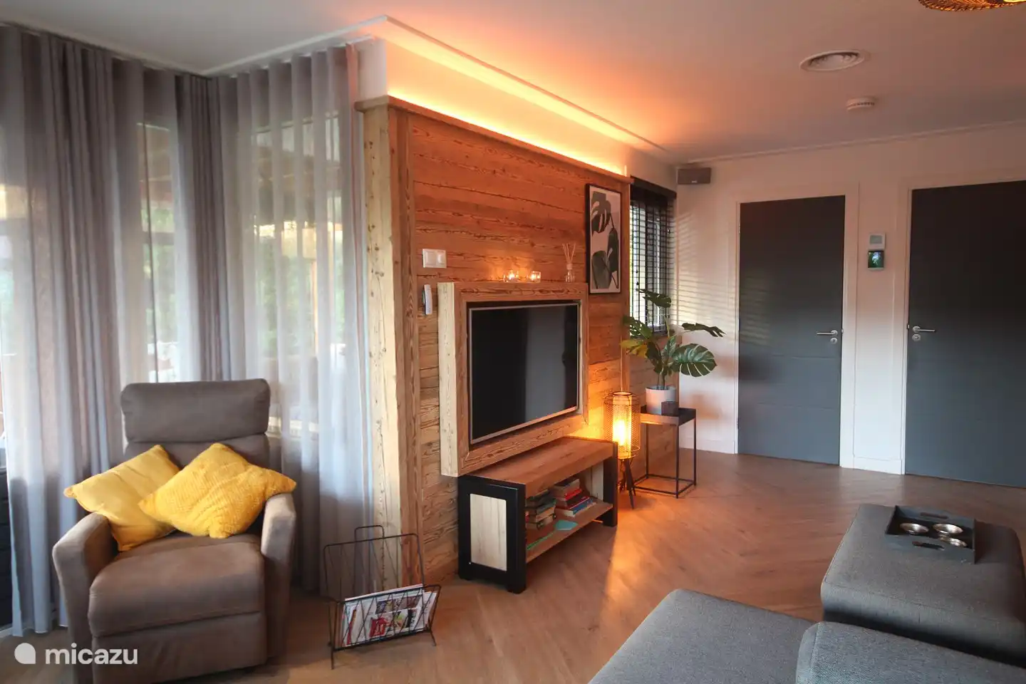 Sillón de lectura/descanso con vistas al jardín.