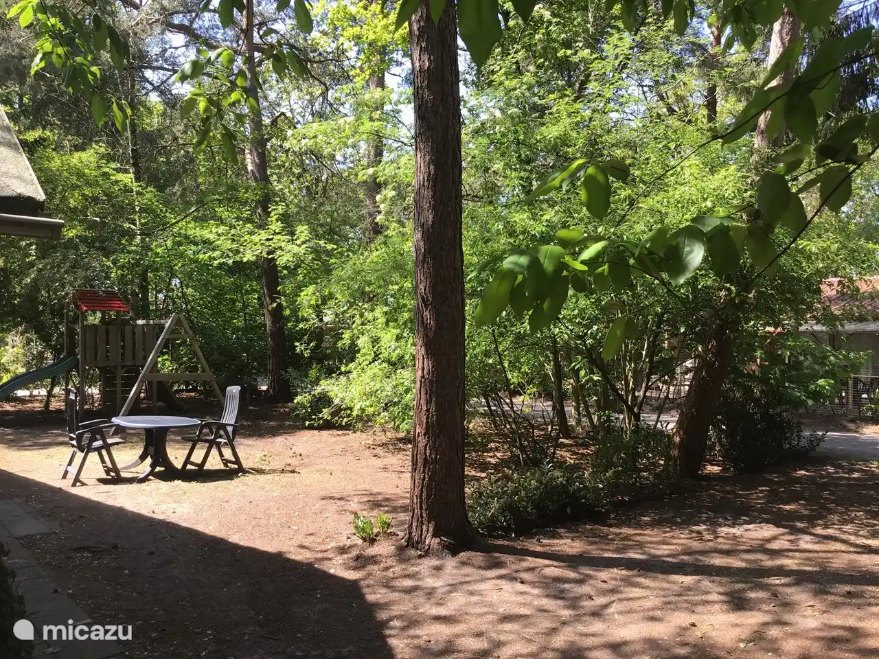 rechts die Auffahrt zum Ferienhaus