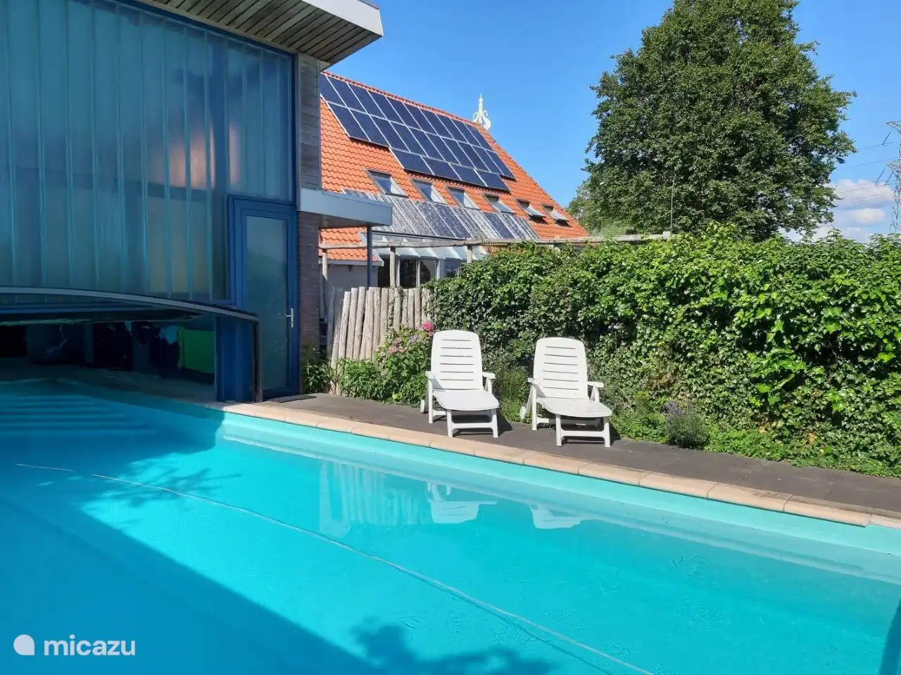 er kan binnen en buiten gezwommen worden onder alle weersomstandigheden