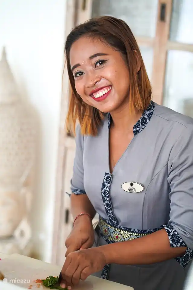 Er wordt voor je gekookt, de cocktails worden gemaakt en de was gedaan zodat jij kan ontspannen op het zonneterras bij het zwembad.