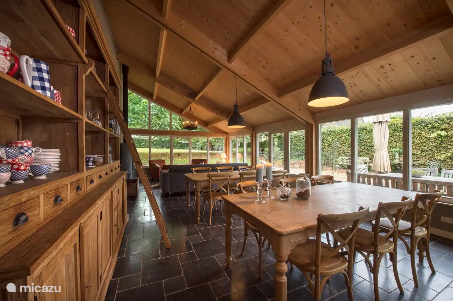 the open kitchen with sitting area