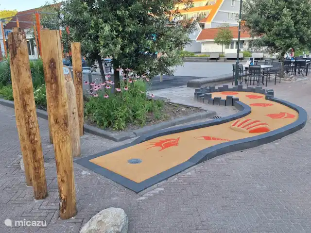 Maison de vacances en Zélande/Bleu | Pays-Bas, Zélande, Bruinisse - bungalow Parcours de mini-golf au centre du village