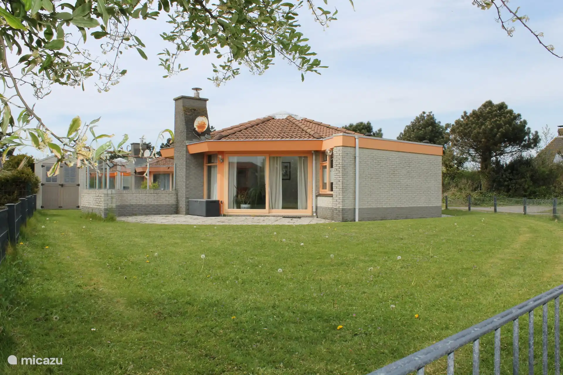 De Oranje Tulp in Niederlande, Nordholland, Julianadorp aan Zee - bungalow