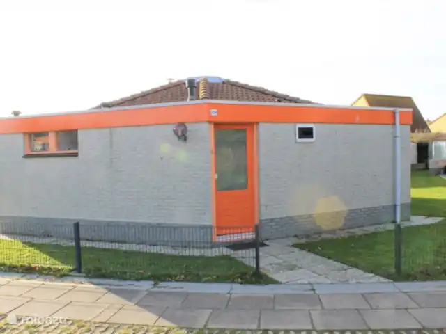 De Oranje Tulp | Pays-Bas, Hollande du Nord, Julianadorp aan Zee - bungalow Il y a aussi une aire de jeux au coin de la rue