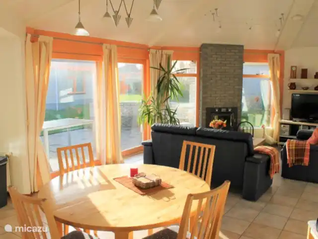 De Oranje Tulp | Pays-Bas, Hollande du Nord, Julianadorp aan Zee - bungalow Petit-déjeuner au Cozy Round Breakfast Scene
