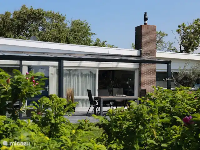 bungalow huren in Nederland, Noord-Holland, Julianadorp aan Zee – Bungalow Duinzicht een fijn terras om op te zitten.